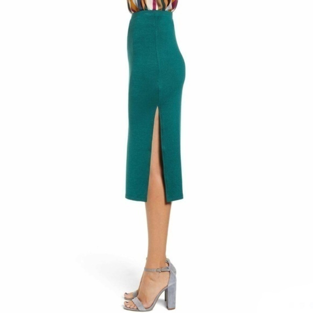 MIDI SKIRT W/SIDE SLIT